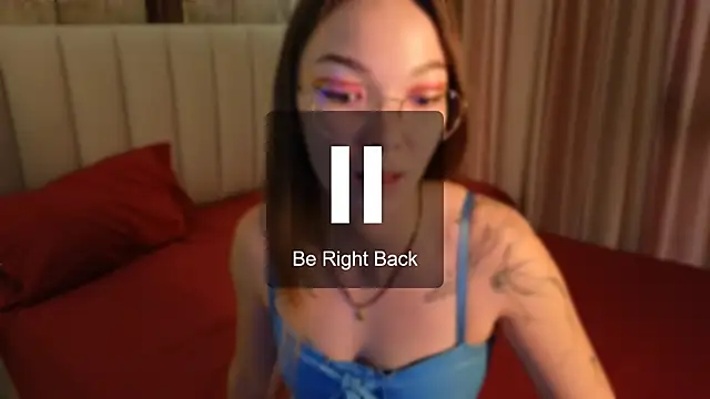 Snapshot of SusannJohnson chatting on May 2026 04:07:02 AM SusannJohnson online show from May 2026 04:07:02 AM