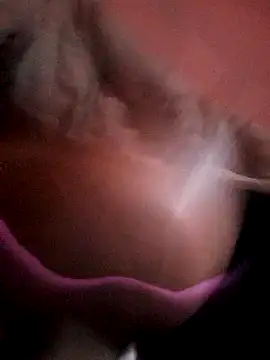 Snapshot of AKOMALL chatting on January 2025 03:45:01 AM AKOMALL online show from January 2025 03:45:01 AM