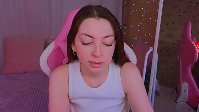 Ann moon   online show from March 2025 06:34:01 PM