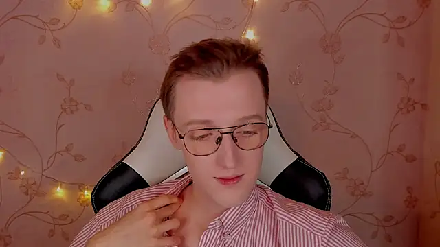 Snapshot of BlondiePrins chatting on January 2025 05:59:01 PM BlondiePrins online show from January 2025 05:59:01 PM