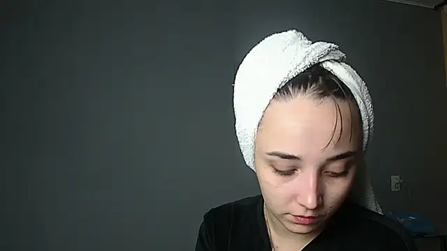 Snapshot of Eva_Gloryy chatting on October 2025 10:08:02 PM Eva Gloryy online show from October 2025 10:08:02 PM