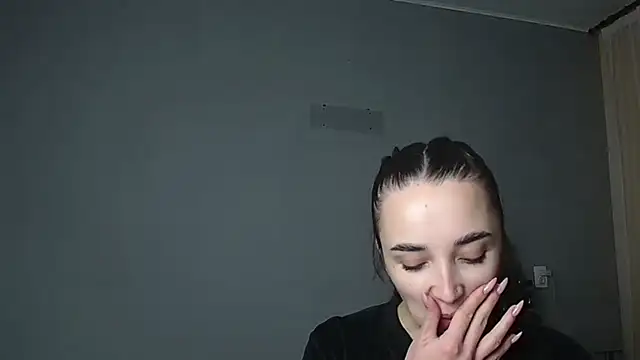 Snapshot of Eva_Gloryy chatting on January 2026 12:12:02 AM Eva Gloryy online show from January 2026 12:12:02 AM