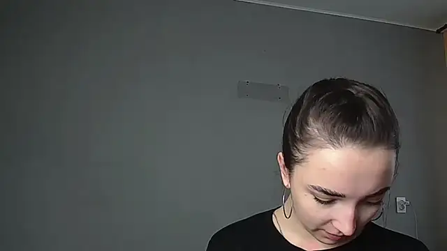 Eva Gloryy online show from March 2026 12:19:02 PM