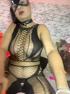 Lili  taylor online show from October 2025 01:39:01 AM