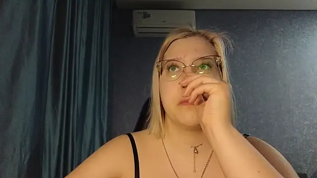 HotBrandyX online show from April 2026 01:42:02 PM