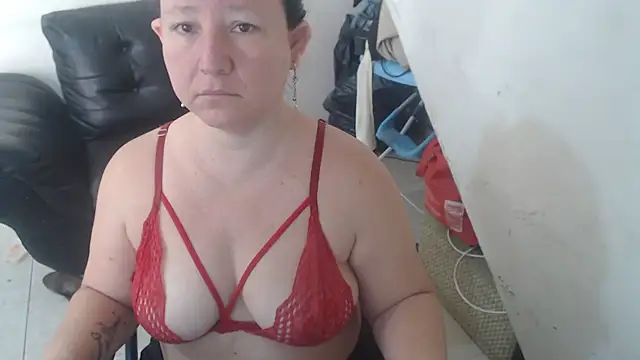 Yohis Kiut25 online show from November 2025 05:42:01 PM