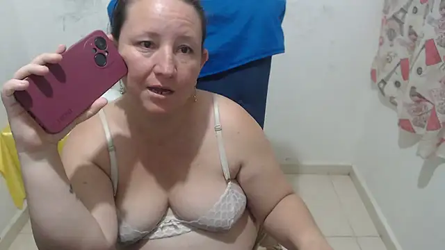 Snapshot of Yohis_Kiut25 chatting on April 2026 03:09:01 AM Yohis Kiut25 online show from April 2026 03:09:01 AM