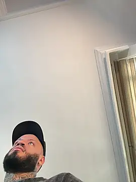 Snapshot of dereckgreen chatting on April 2026 06:10:02 PM dereckgreen online show from April 2026 06:10:02 PM