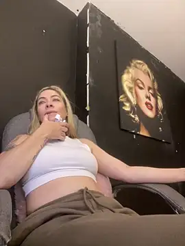 viktoria davis  online show from February 2026 11:15:02 PM