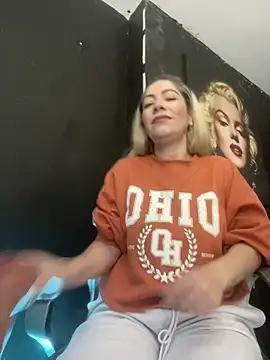 viktoria davis  online show from March 2026 10:16:01 PM