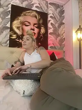 Snapshot of viktoria_davis_ chatting on July 2026 04:07:02 AM viktoria davis online show from July 2026 04:07:02 AM