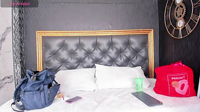 DalayMoore online show from December 2025 07:44:01 PM