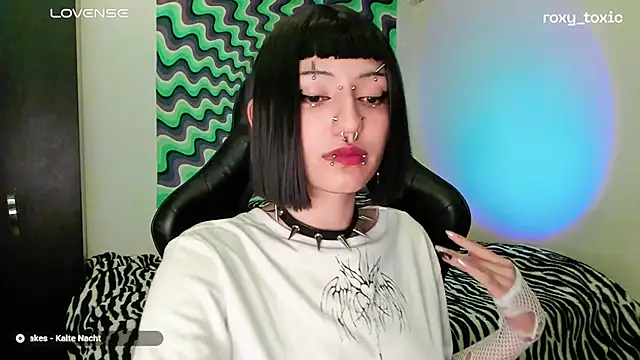 roxy toxic online show from March 2025 01:54:01 AM