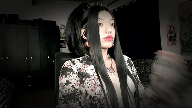 Snapshot of roxy_toxic chatting on August 2026 01:08:01 AM roxy toxic online show from August 2026 01:08:01 AM