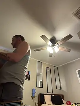 Snapshot of biggzee6 chatting on February 2026 10:40:01 PM biggzee6 online show from February 2026 10:40:01 PM