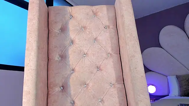 Snapshot of ValeriaOrtega chatting on October 2025 11:43:01 AM ValeriaOrtega online show from October 2025 11:43:01 AM