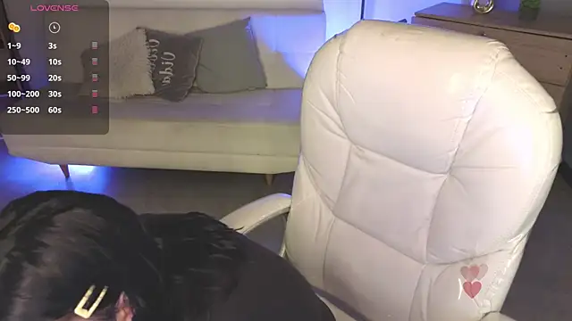 Nicole Foxx  online show from February 2026 08:06:01 PM