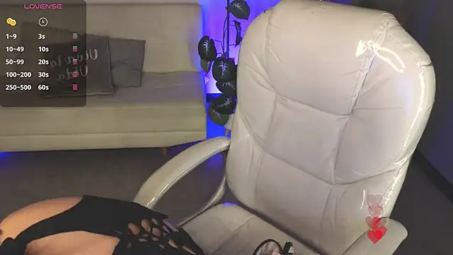 Nicole Foxx  online show from March 2026 07:20:02 PM