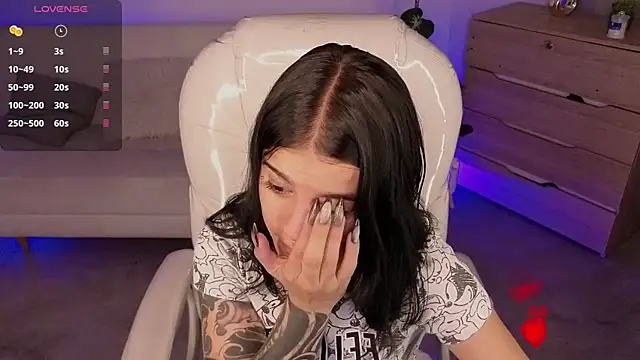 Nicole Foxx  online show from March 2026 08:12:01 PM