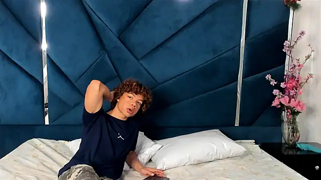 Snapshot of DanteAndKyle chatting on February 2025 12:50:01 PM DanteAndKyle online show from February 2025 12:50:01 PM