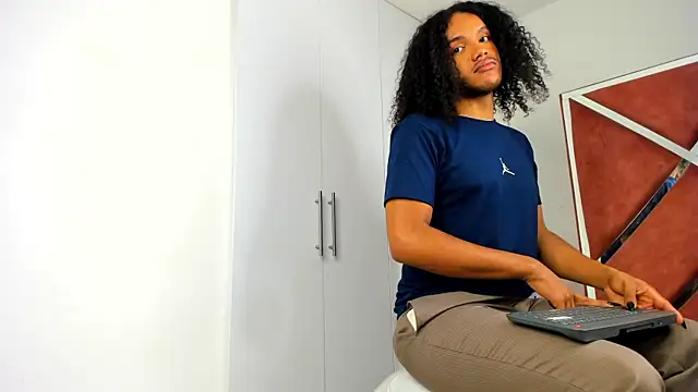 Snapshot of DanteAndKyle chatting on March 2025 11:32:01 PM DanteAndKyle online show from March 2025 11:32:01 PM