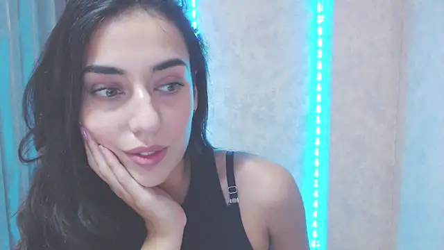 Lovelllyy online show from September 2025 10:14:01 AM