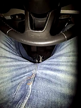 Nzino1983 online show from March 2026 05:39:02 PM