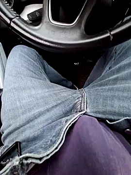 Nzino1983 online show from April 2026 05:19:02 PM