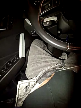 Nzino1983 online show from April 2026 10:40:01 PM