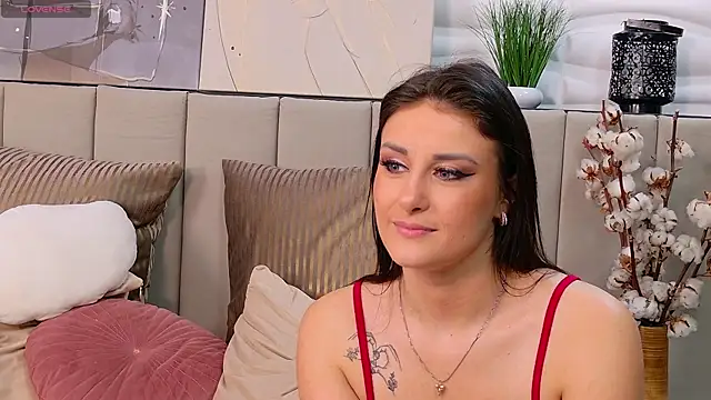 Elly Ross online show from March 2025 09:28:01 AM