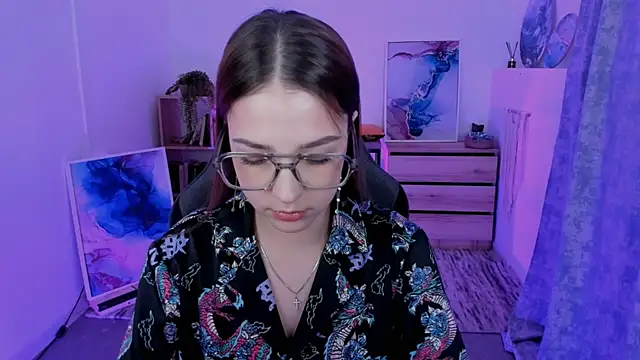 PamBeesly online show from February 2025 11:14:02 AM