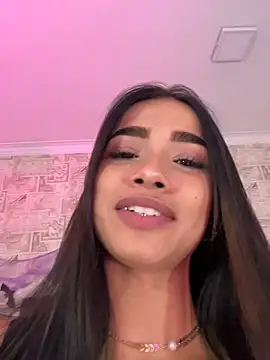 Bella Smiith  online show from October 2025 01:40:02 PM