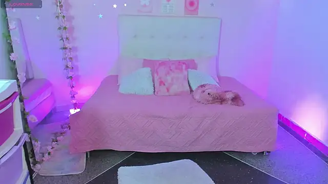 ScarlettDreamss7 online show from December 2025 12:00:02 PM