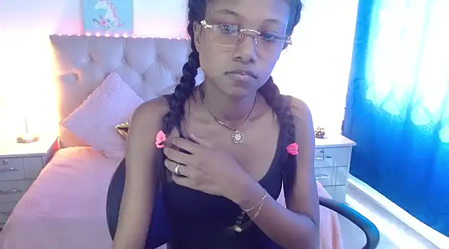 Snapshot of LITTLEDOLLHOT chatting on January 2025 05:53:01 PM LITTLEDOLLHOT online show from January 2025 05:53:01 PM