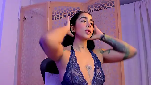 sophierooy22 online show from December 2024 04:51:02 PM