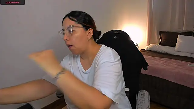 brithany olson25 online show from September 2025 09:15:02 PM