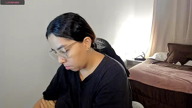 brithany olson25 online show from December 2025 11:52:01 AM