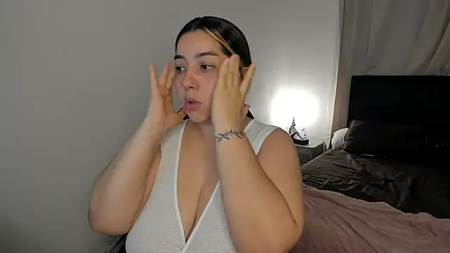 brithany olson25 online show from April 2026 01:03:01 AM