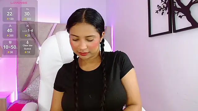 Sophia waalker  1 online show from January 2025 11:13:02 AM