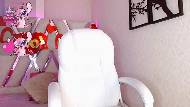 Sophia waalker  1 online show from February 2025 12:34:02 PM