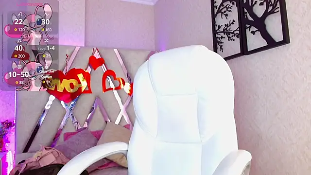 Sophia waalker  1 online show from February 2025 10:58:02 AM