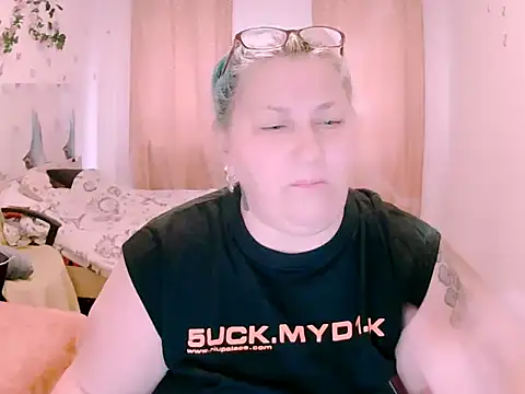 Snapshot of mayamayx chatting on May 2026 03:53:01 PM mayamayx online show from May 2026 03:53:01 PM