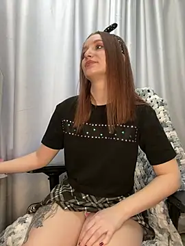 Snapshot of LillyFan-X chatting on April 2026 04:10:02 AM LillyFan-X online show from April 2026 04:10:02 AM