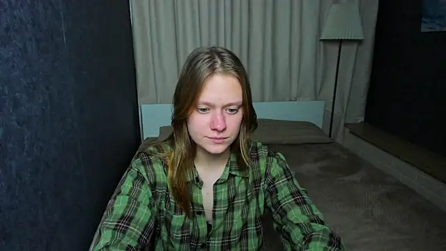 Snapshot of TessaSwans chatting on January 2025 07:11:01 PM TessaSwans online show from January 2025 07:11:01 PM