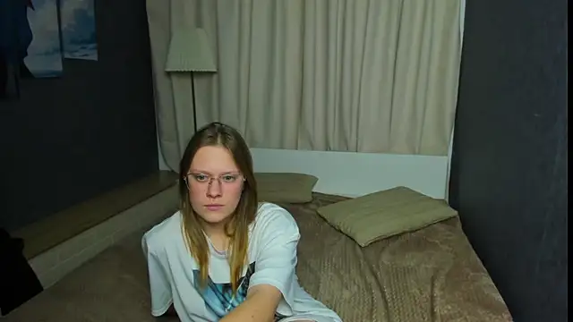 Snapshot of TessaSwans chatting on January 2025 06:21:01 PM TessaSwans online show from January 2025 06:21:01 PM