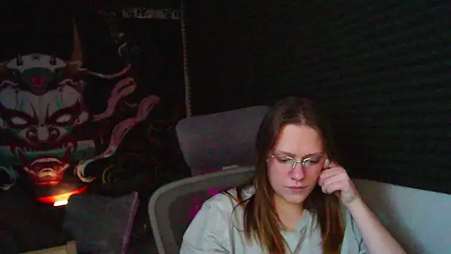 Snapshot of TessaSwans chatting on February 2025 09:40:01 PM TessaSwans online show from February 2025 09:40:01 PM