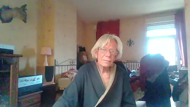 rosanetrav online show from April 2026 07:02:01 AM