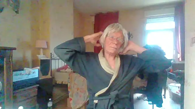 Snapshot of rosanetrav chatting on May 2026 06:08:01 AM rosanetrav online show from May 2026 06:08:01 AM