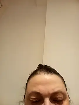 Snapshot of HotHornyEmmaX chatting on December 2025 07:56:02 AM HotHornyEmmaX online show from December 2025 07:56:02 AM