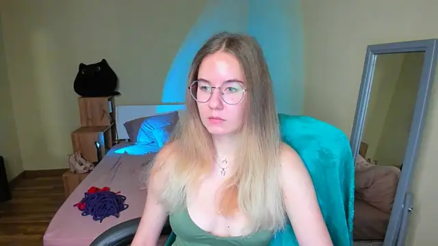 EmilyPaw online show from January 2025 04:59:02 PM